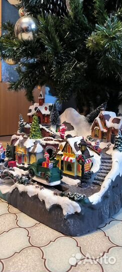 Новогодняя композиция с подсветкой и музыкой