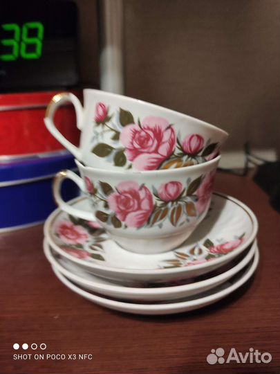 Чайные чашки с блюдцами