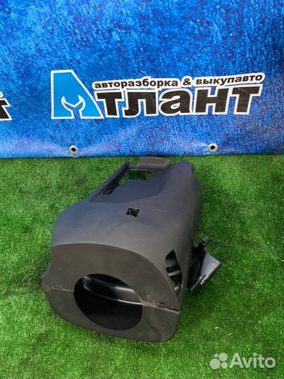 Кожух рулевой колонки Ford Focus CB4 sida 2010