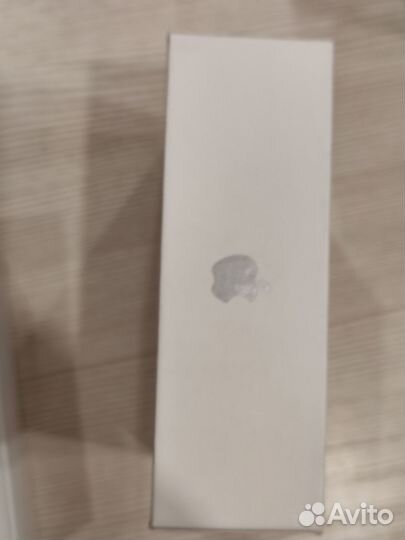 Коробка AirPods