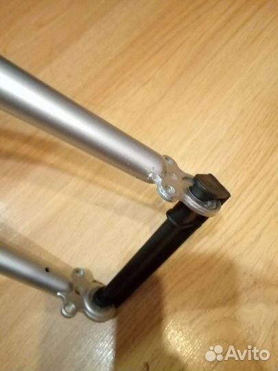 Вилка новая резьбовая под 26