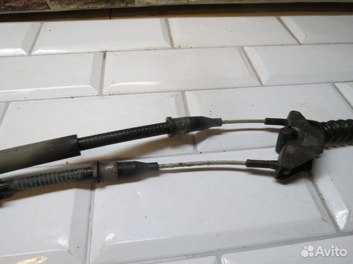 Трос ручника Opel Astra H GTC