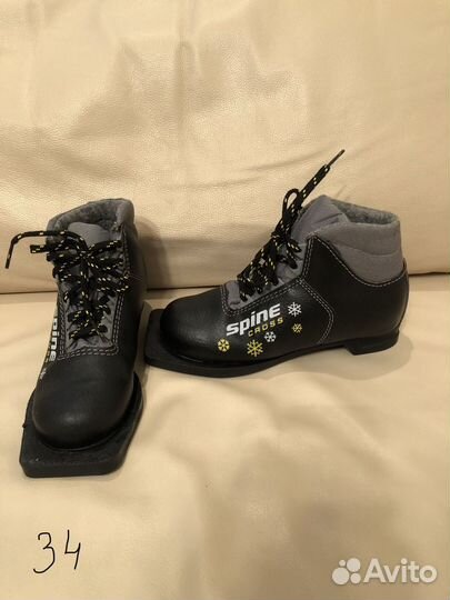 Лыжные ботинки