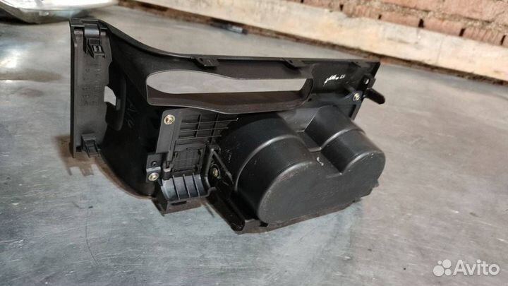 Подстаканник Mazda 3 BK 2005 BP4K64431