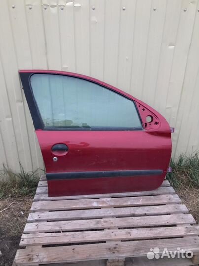 Дверь передняя правая peugeot 206