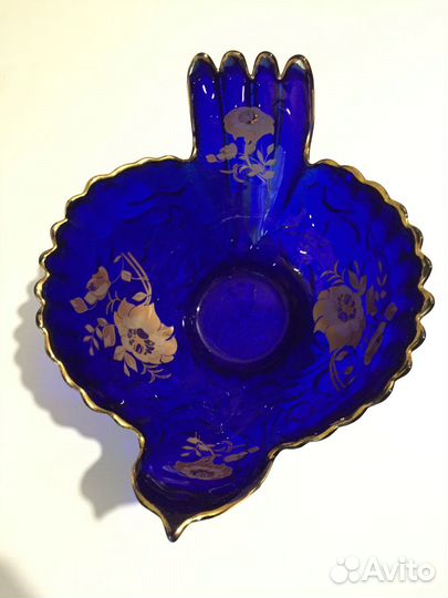 Ваза из синего стекла птица