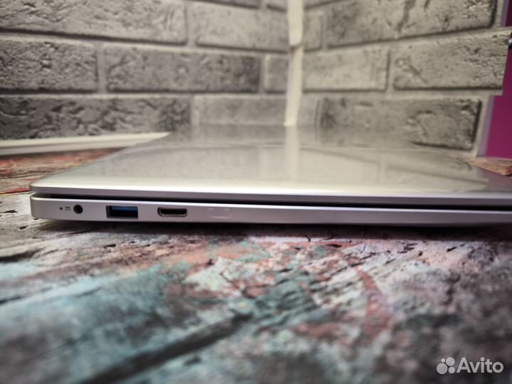 Ноутбук M14 4/4/ssd