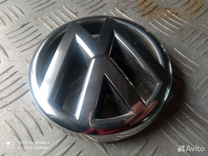Эмблема на решётку радиатора Volkswagen Polo седан