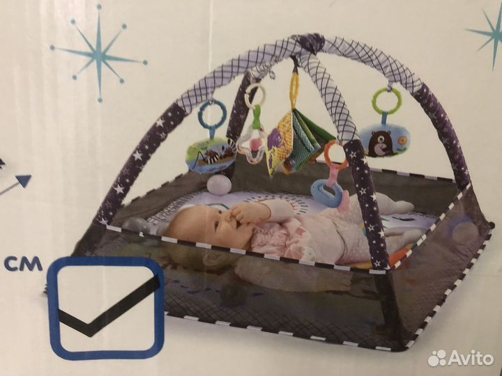 Развивающий коврик с игрушками