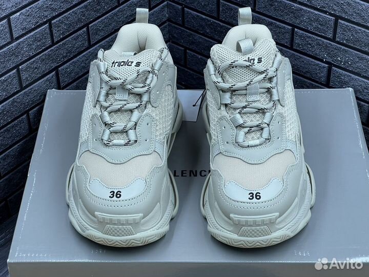 Кроссовки Balenciaga Triple S Beige