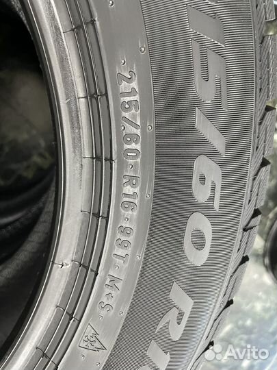 Pirelli Formula Ice FR 215/60 R16 99T