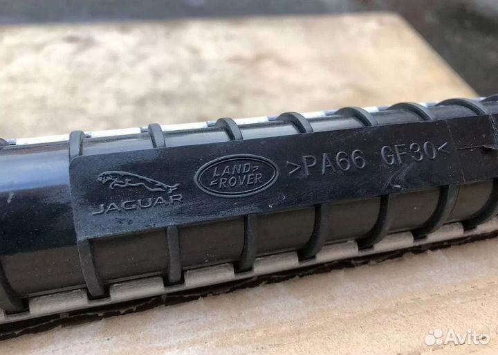 Радиатор охлаждения land rover velar