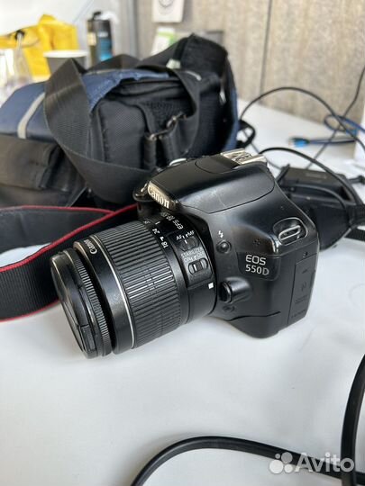 Фотоаппарат canon 550D+чехол+флешки