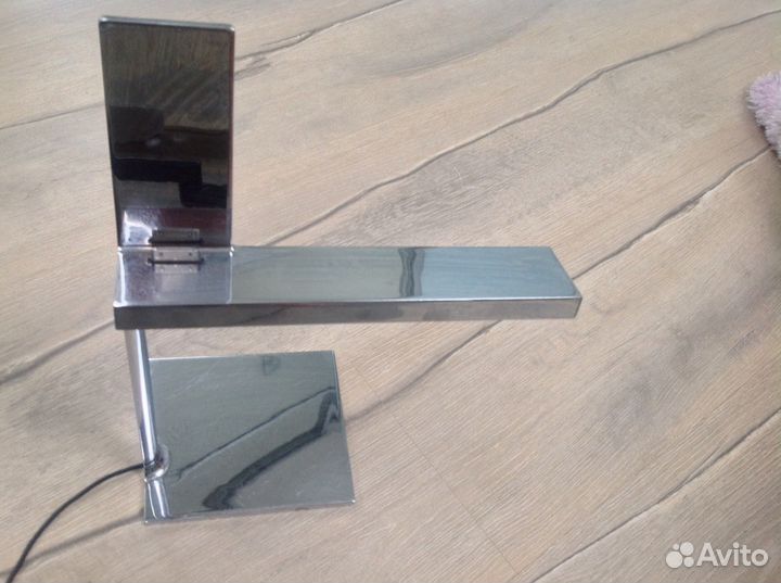 Лампа-зарядка для айфонов и айпадов б/у