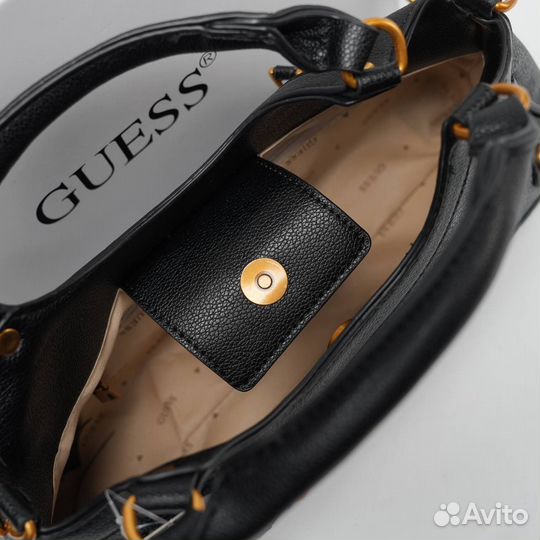 Новая женская сумка от бренда Guess