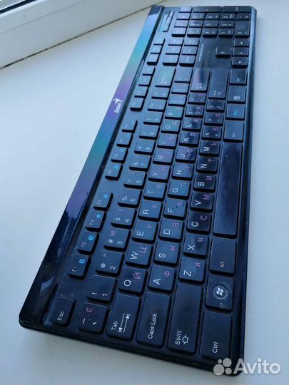 Беспроводная клавиатура Genius