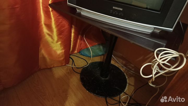 Подставка под телевизор