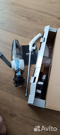 Пылесос вертикальный dexp M-1000V белый