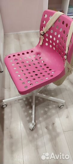 Стул IKEA сколберг / споррен белый/розовый