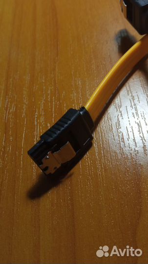 Кабеля-шлейфы SATA с защелками новые