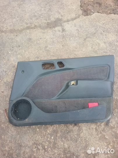 Обшивка двери передняя правая Mitsubishi Galant 6