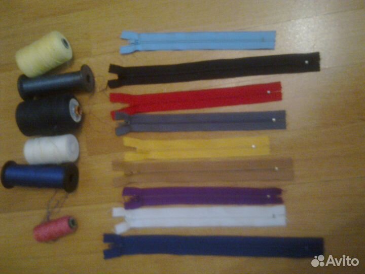 Швейная фурнитура, молнии,нитки,пуговицы