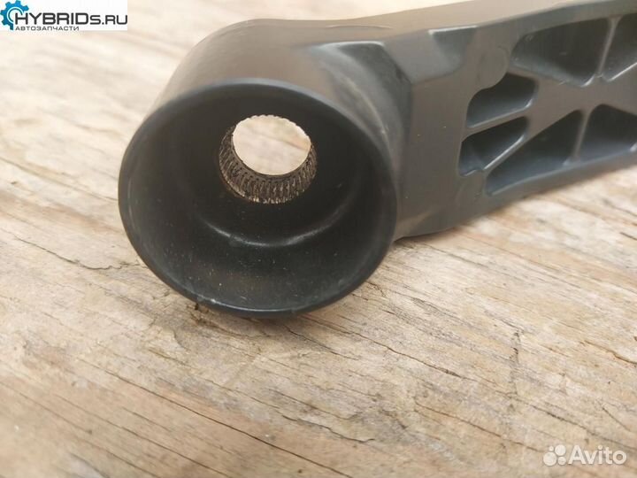 Поводок стеклоочистителя левый Toyota Prius 2