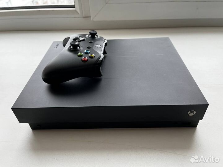 Xbox One x 1tb с играми