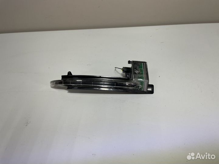 Повторитель поворота в зеркало Audi A3 A6 C6 A8 D3