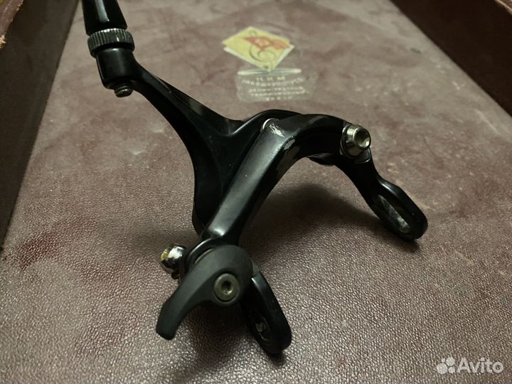 Тормоза клещевый