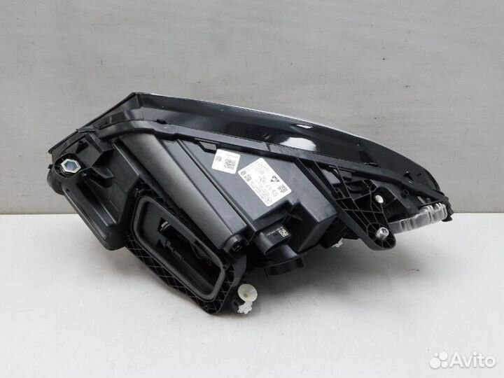 Фара правая Mercedes-Benz C-Class