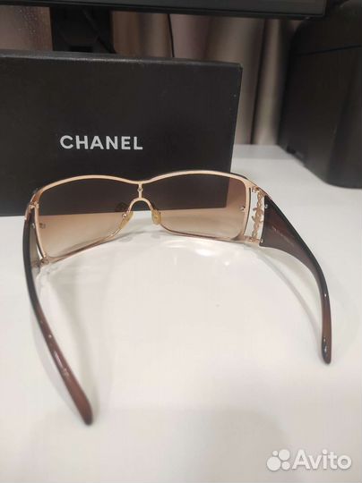Chanel солнцезащитные очки с золотой оправой