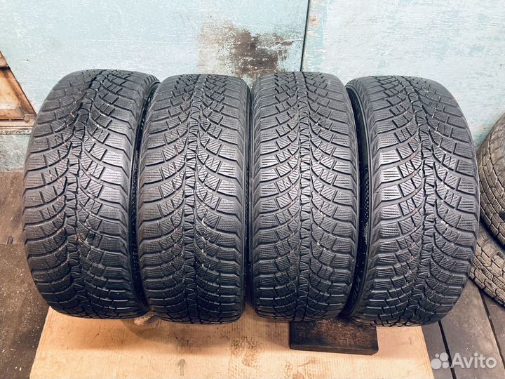 Kumho WinterCraft WP71 235/45 R19 99V