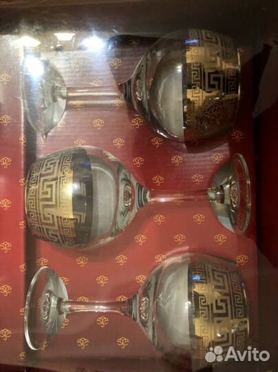 Набор бокалов и рюмок