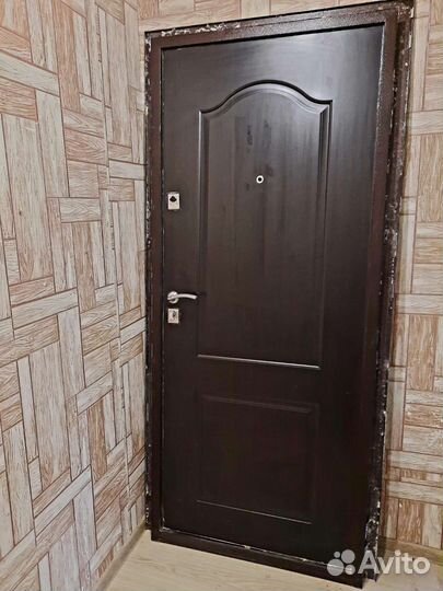 Дверь входная металлическая бу