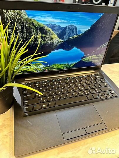 Dell latitude 7390 - 8/256Gb, Black, Core i5