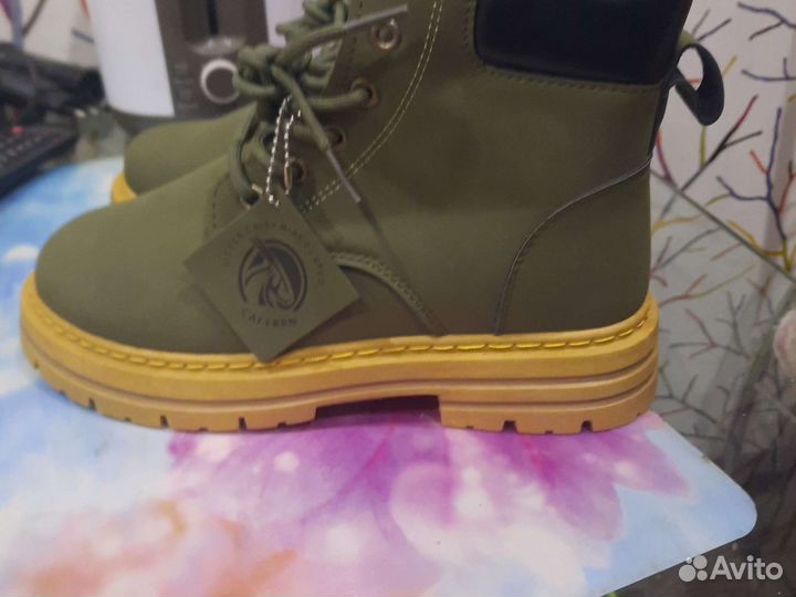 Ботинки унисекс 40