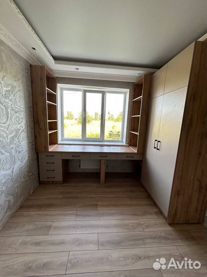 Письменный стол школьный