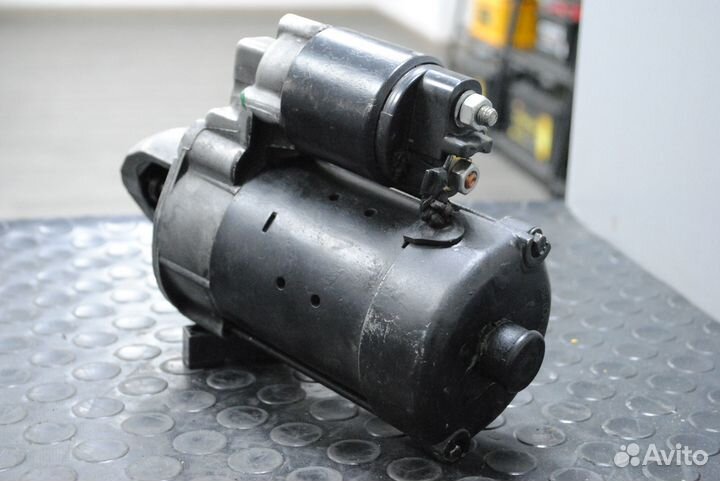 Стартер Mercedes Benz Sprinter 2.7 XDi б/у Bosch