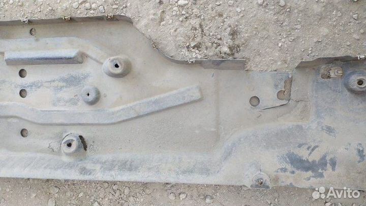 Пыльник днища Mercedes Ml W166