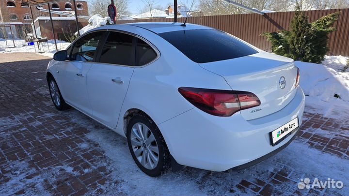 Opel Astra 1.6 AT, 2014, 185 000 км
