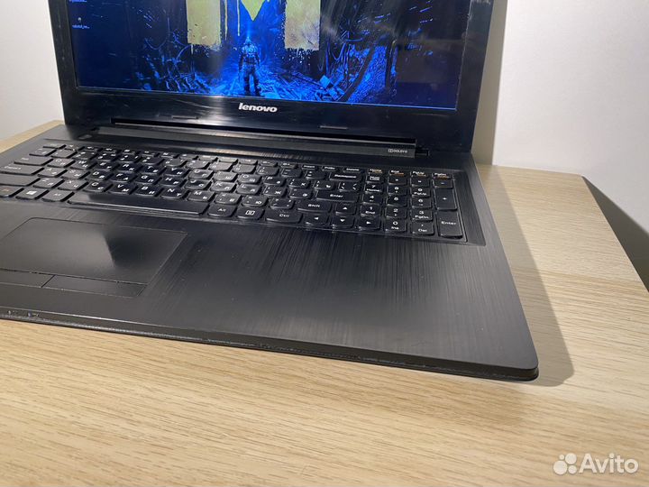 Lenovo i7/r5 m330/8GB/1000GB