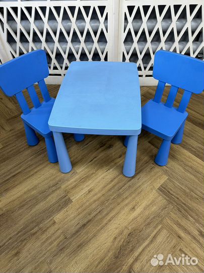 Стол со стульями IKEA