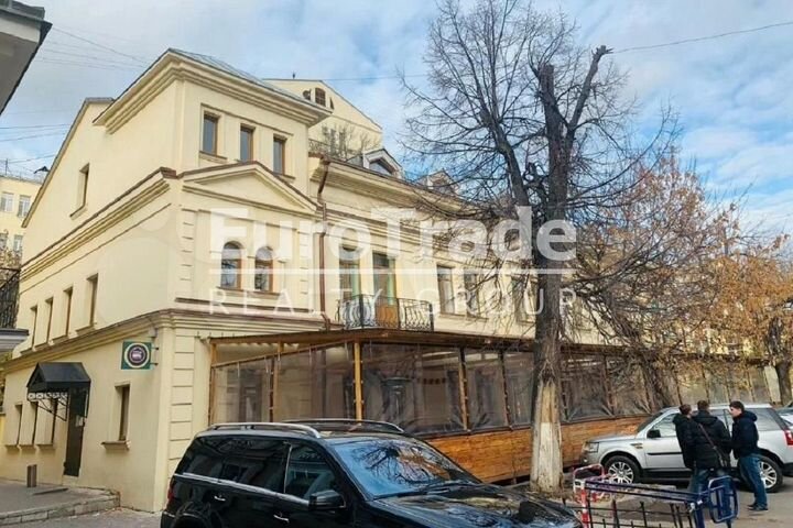 Продам торговое помещение, 973 м²