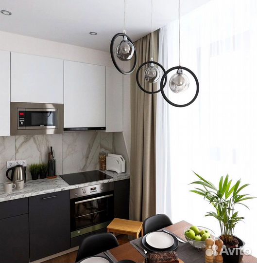 Угловая в потолок кухня на заказ