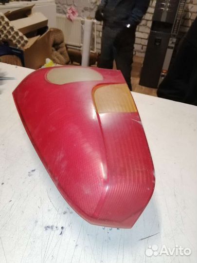 Фонарь задний правый Renault Logan 1