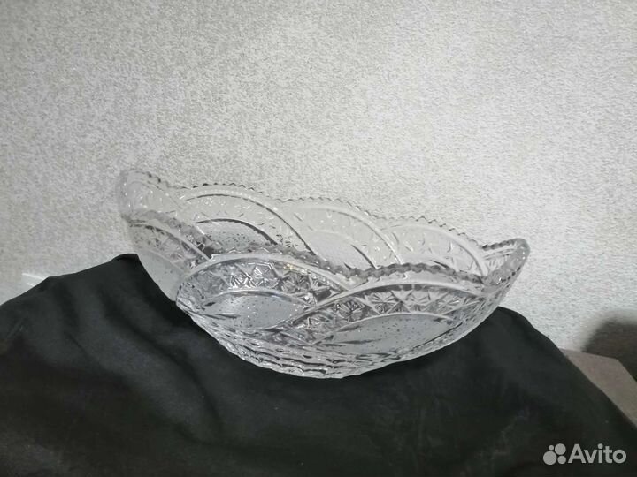 Большая хрустальная ваза