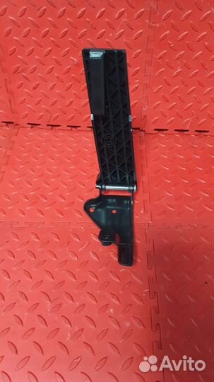 Накладка педали газа fuso canter 4M50 E 3/ 4