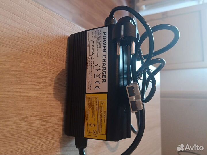 Зарядный блок питания 12.6V20A
