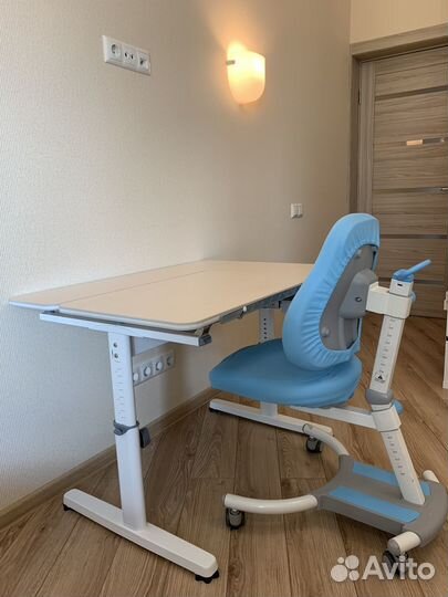 Растущая парта Nanotec со стулом